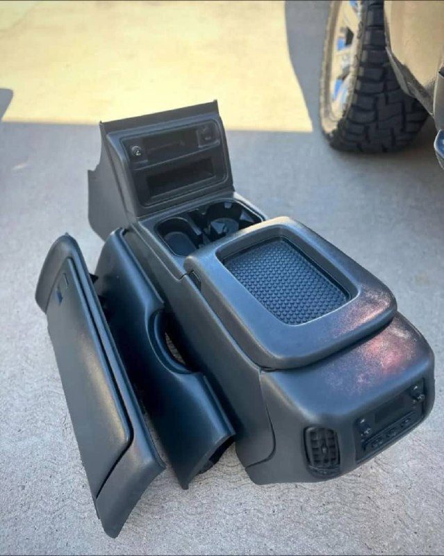 Silverado/Sierra charcoal grey center Console w/kick panel and glove box