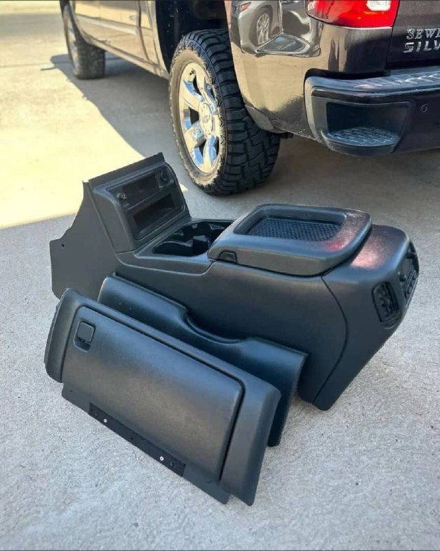 Silverado/Sierra charcoal grey center Console w/kick panel and glove box