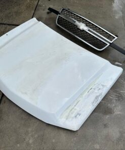 Alternative view of 03-06 HD OEM GRILL AND HOOD.