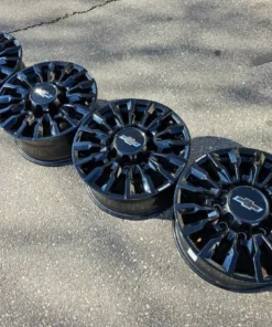Alternative view of 2018 Chevy Silverado 2500 HD Rims