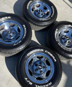 Alternative view of 454 Rims with Caps & Lug Nut Covers.